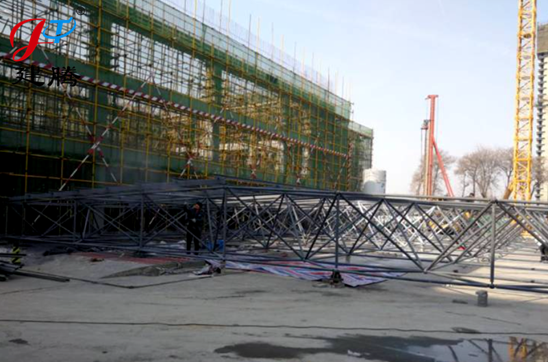 西航二校辦公樓，食堂及活動(dòng)中心屋面網(wǎng)架工程